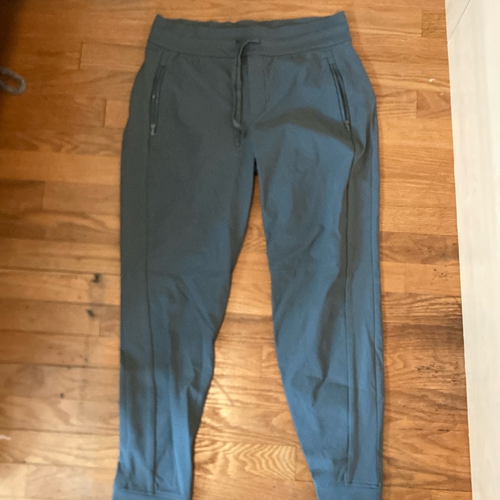 Athleta Headlands Hybrid Trek Jogger 8